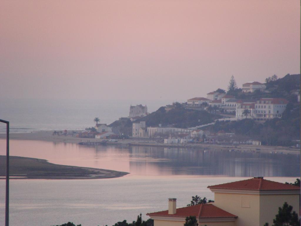 Foz Surfcamp Hotel Foz do Arelho Buitenkant foto